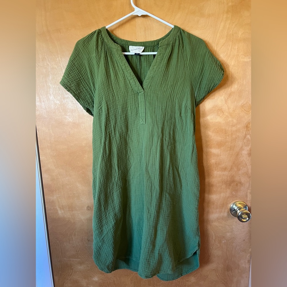 Universal Thread Green Textured V-Neck Dress